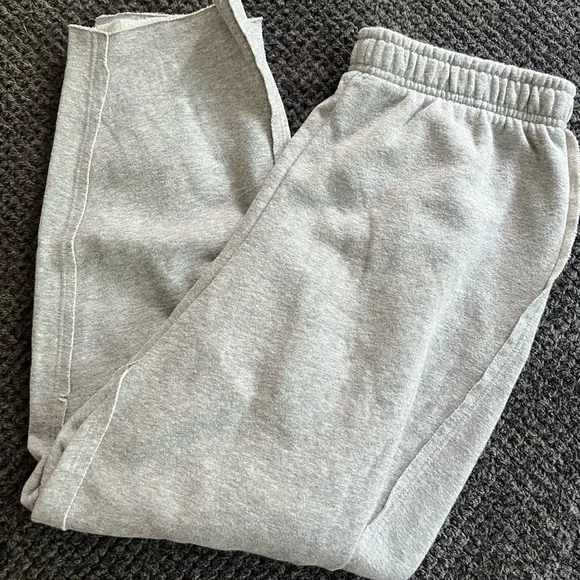 Urban Outfitters Gray Sweatpants with Elastic Waistband - Picture 1 of 4